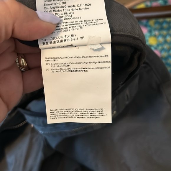 Hugo Boss shorts - Picture 5 of 5